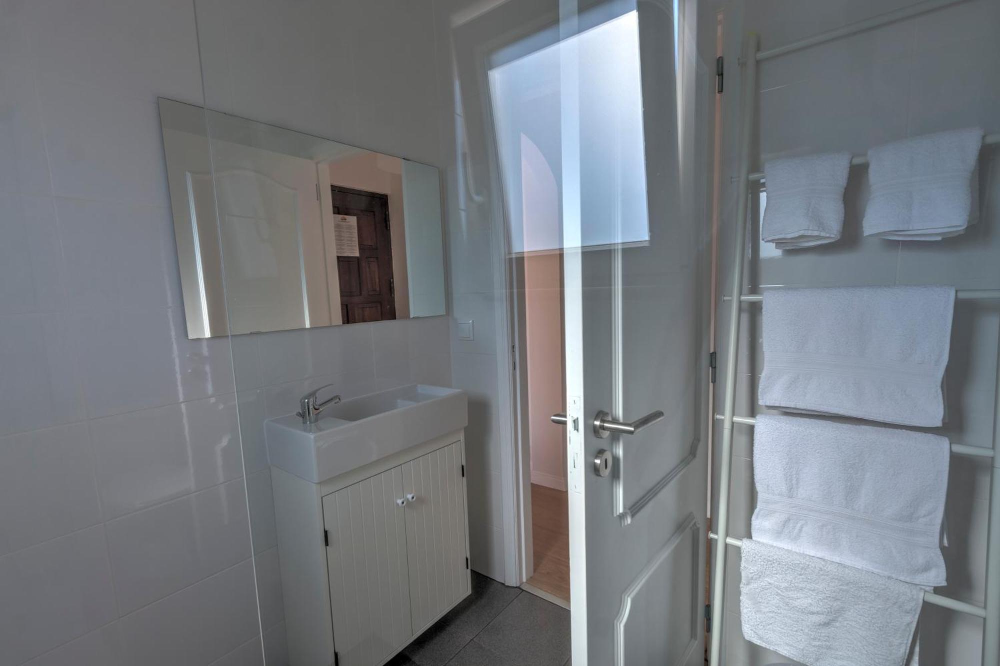 Homemoel Local Accomodation Al São Pedro de Muel Phòng bức ảnh