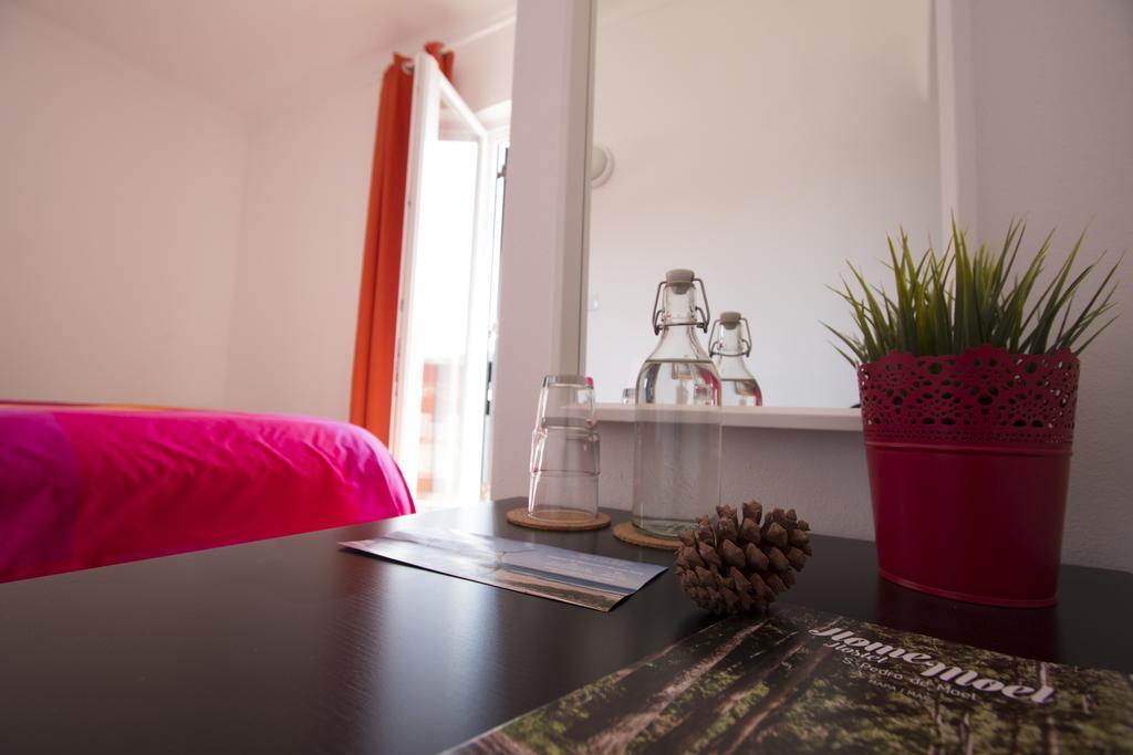 Homemoel Local Accomodation Al São Pedro de Muel Ngoại thất bức ảnh